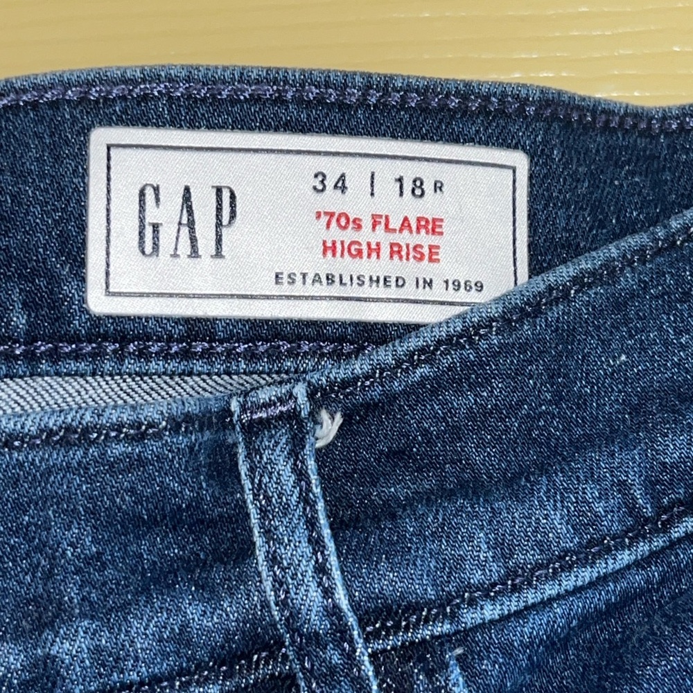 GAP 70s Flare High Rise Cargo Jeans - Picture 3 of 6